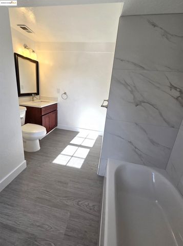 14851 Boulevard Ct, Castro Valley, CA 94578