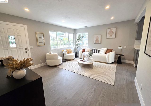 14851 Boulevard Ct, Castro Valley, CA 94578