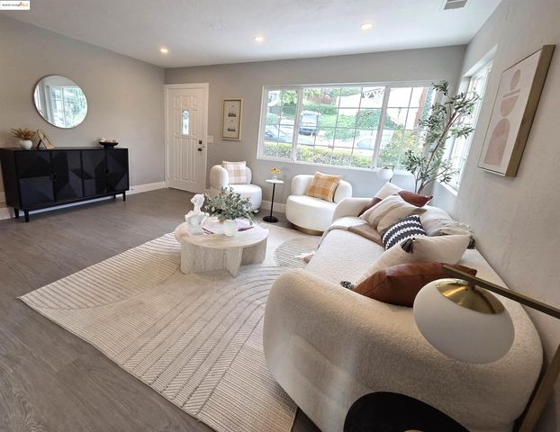 14851 Boulevard Ct, Castro Valley, CA 94578