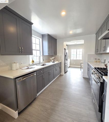 14851 Boulevard Ct, Castro Valley, CA 94578