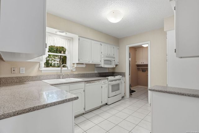 6902 Forest Grove, San Antonio, TX 78240