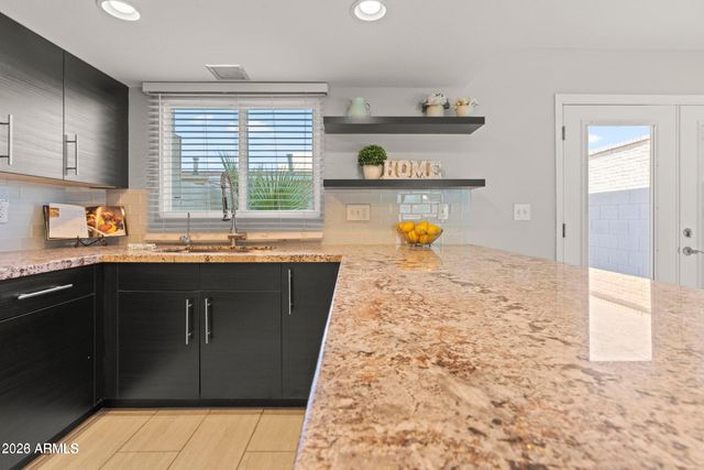 6909 E OSBORN Road A, Scottsdale, AZ 85251