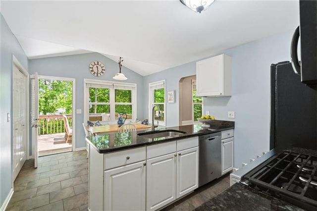 304 Rose Creek Way, Woodstock, GA 30189