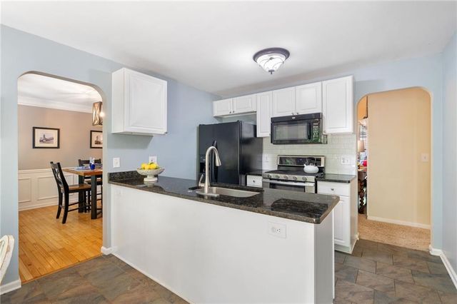 304 Rose Creek Way, Woodstock, GA 30189
