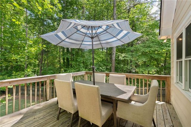 304 Rose Creek Way, Woodstock, GA 30189