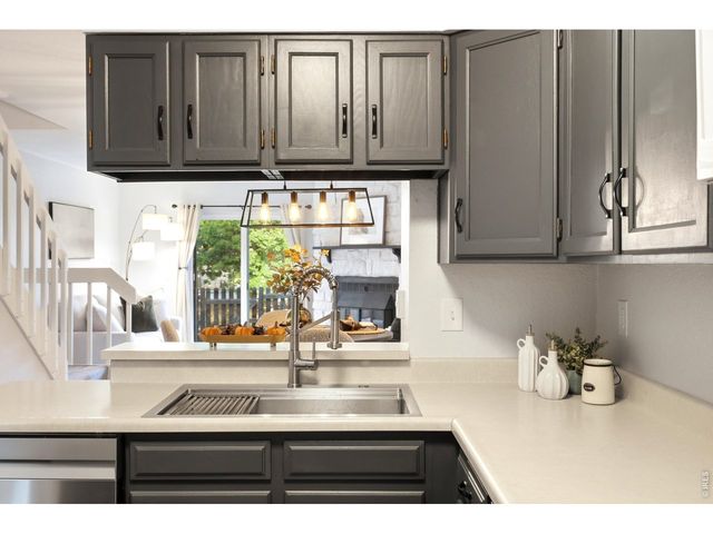8132 S Fillmore Cir, Centennial, CO 80122