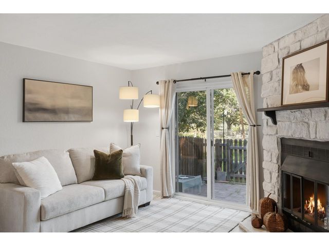 8132 S Fillmore Cir, Centennial, CO 80122