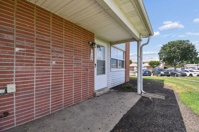 219 Buckeye Circle, Columbus, OH 43217