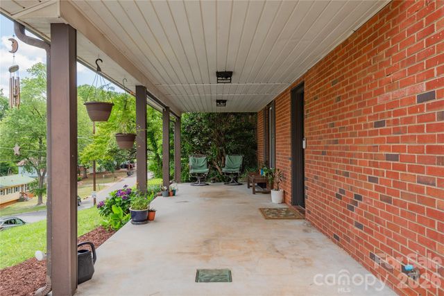 407 Westham Ridge Road, Charlotte, NC 28217
