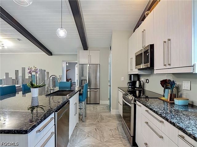 6284 Scott LN, Fort Myers, FL 33966