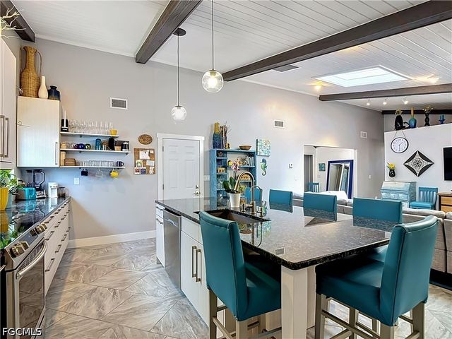 6284 Scott LN, Fort Myers, FL 33966