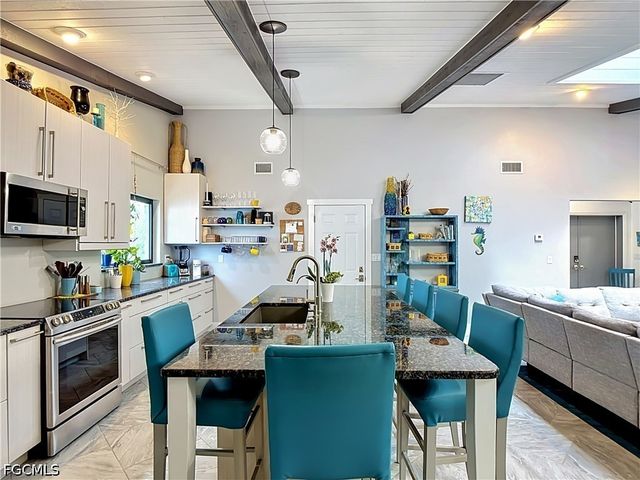 6284 Scott LN, Fort Myers, FL 33966