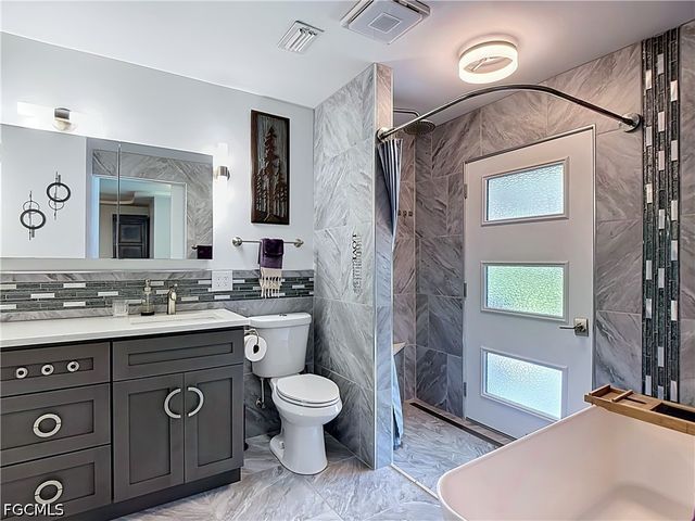 6284 Scott LN, Fort Myers, FL 33966