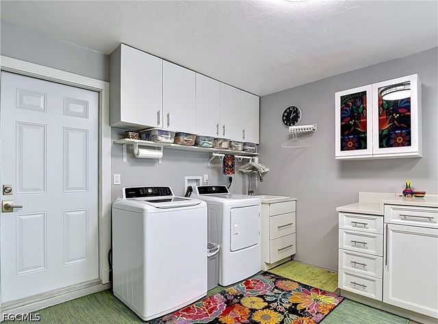6284 Scott LN, Fort Myers, FL 33966