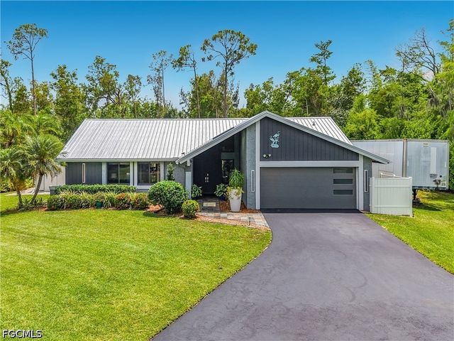 6284 Scott LN, Fort Myers, FL 33966