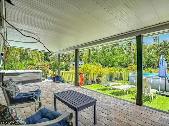 6284 Scott LN, Fort Myers, FL 33966