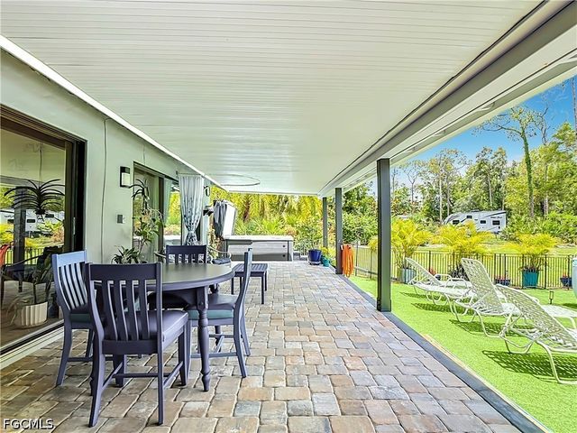 6284 Scott LN, Fort Myers, FL 33966