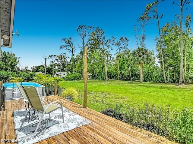 6284 Scott LN, Fort Myers, FL 33966