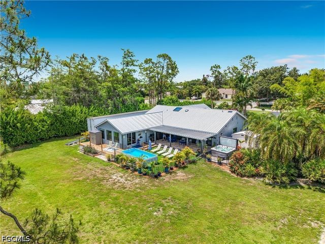6284 Scott LN, Fort Myers, FL 33966