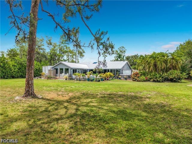 6284 Scott LN, Fort Myers, FL 33966