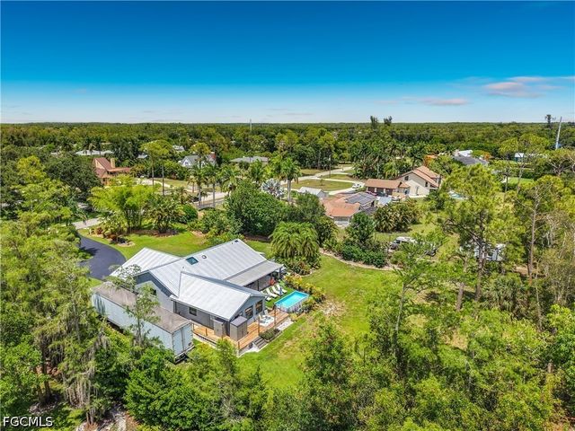 6284 Scott LN, Fort Myers, FL 33966