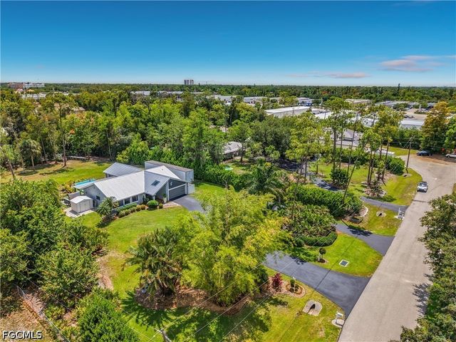 6284 Scott LN, Fort Myers, FL 33966