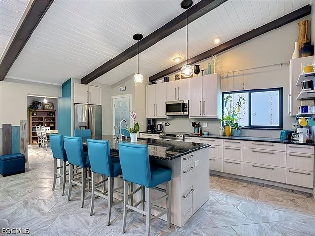 6284 Scott LN, Fort Myers, FL 33966