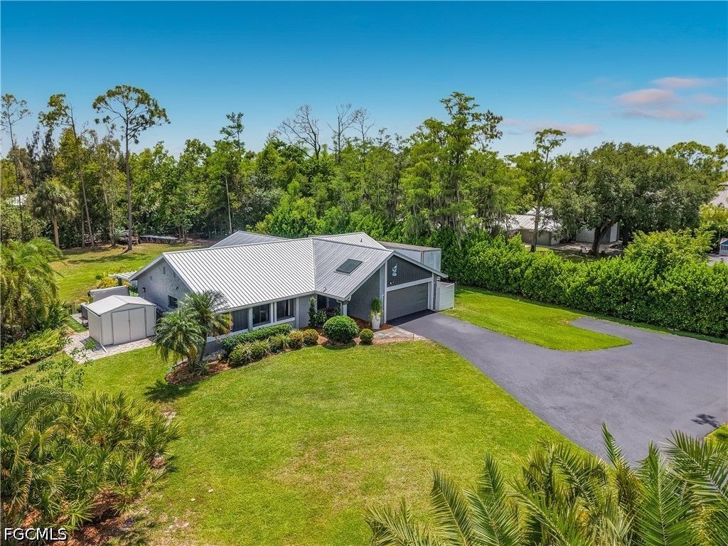 6284 Scott LN, Fort Myers, FL 33966