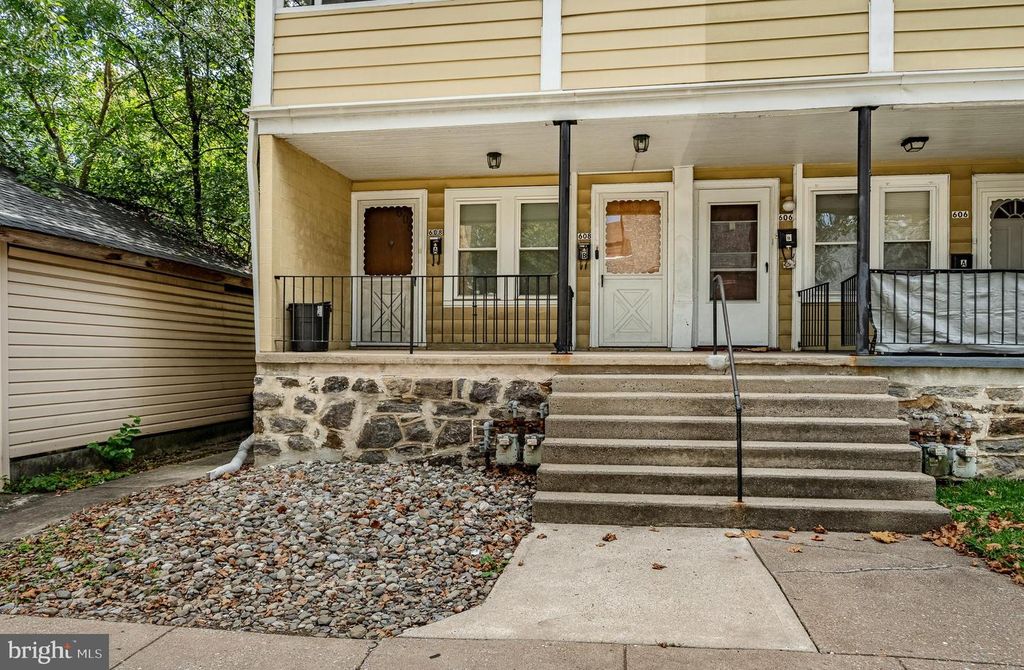608 PEMBROKE AVE, Lansdowne, PA 19050