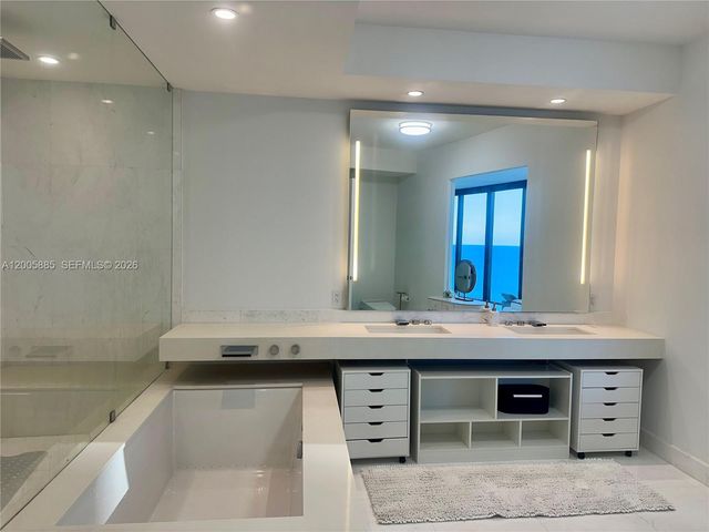 18555 Collins Ave 1705, Sunny Isles Beach, FL 33160