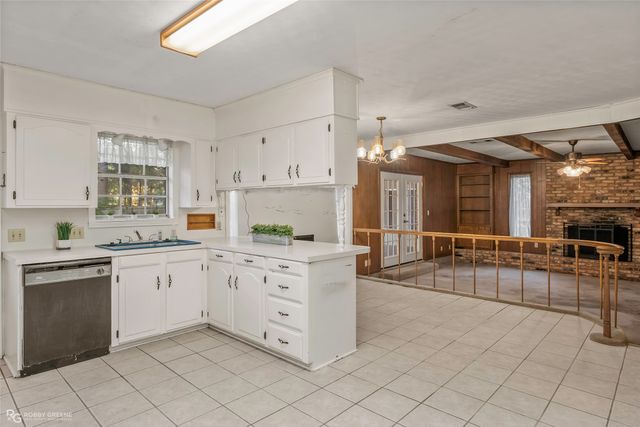 6718 N Park Court, Shreveport, LA 71107