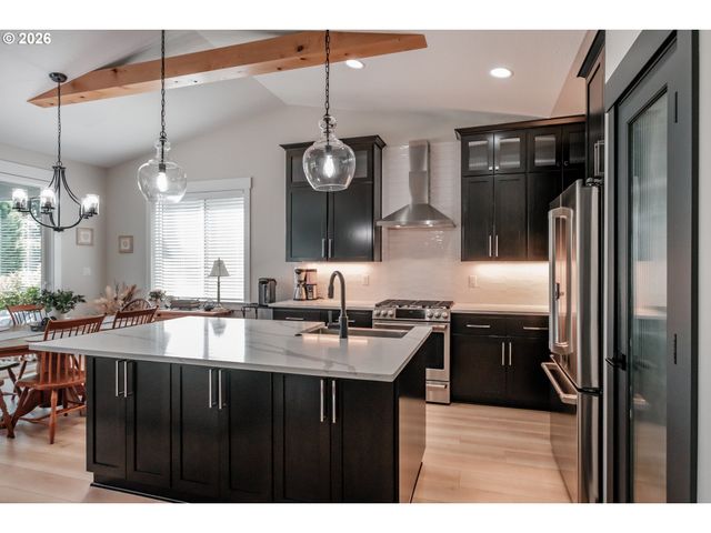 494 Troon Ave, Woodburn, OR 97071