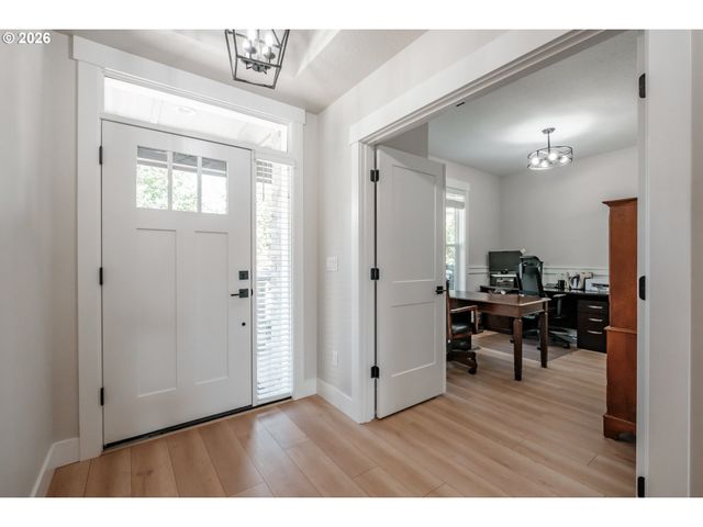 494 Troon Ave, Woodburn, OR 97071