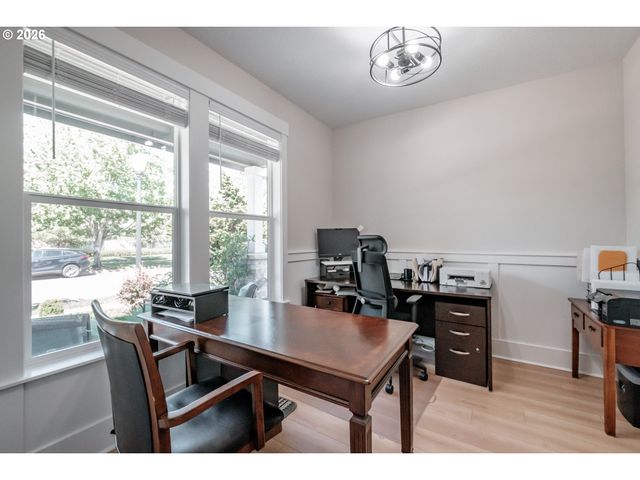 494 Troon Ave, Woodburn, OR 97071