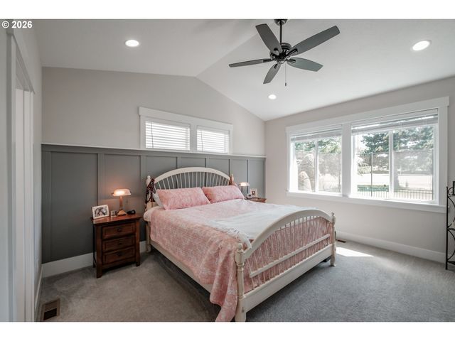 494 Troon Ave, Woodburn, OR 97071