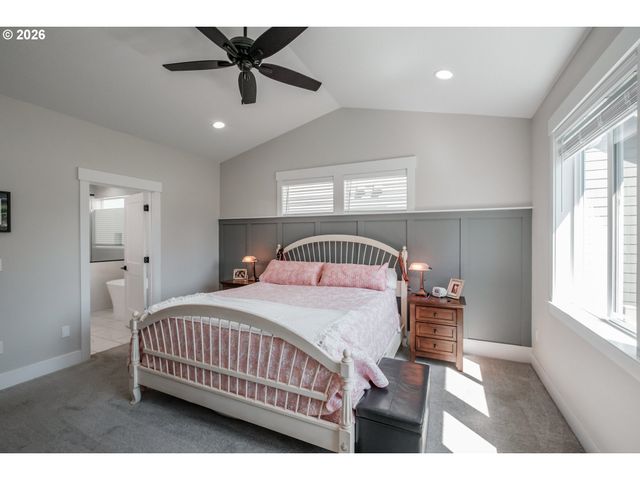 494 Troon Ave, Woodburn, OR 97071