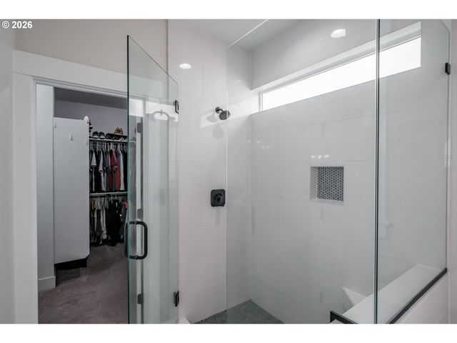 494 Troon Ave, Woodburn, OR 97071