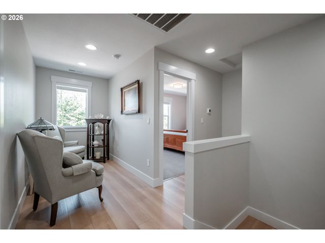 494 Troon Ave, Woodburn, OR 97071