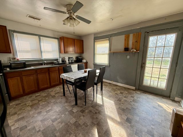 421 7th ST, Vinton, VA 24179