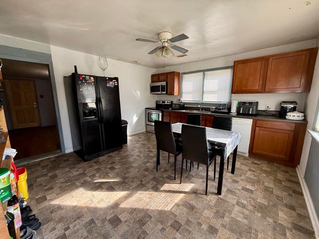 421 7th ST, Vinton, VA 24179