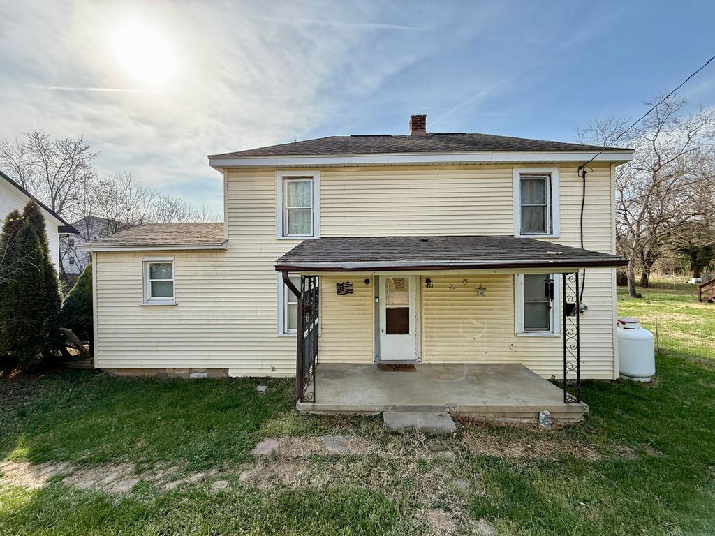 421 7th ST, Vinton, VA 24179