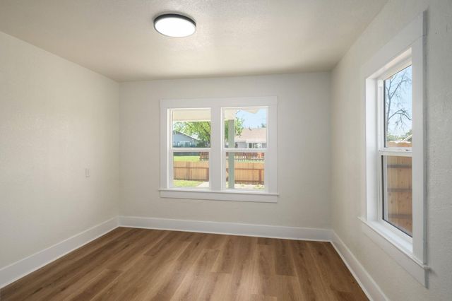 4237 E Washington Avenue, Fresno, CA 93702