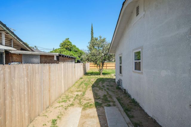 4237 E Washington Avenue, Fresno, CA 93702