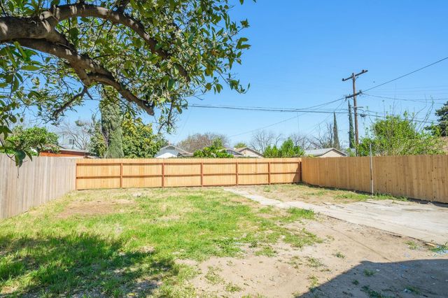 4237 E Washington Avenue, Fresno, CA 93702