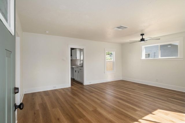 4237 E Washington Avenue, Fresno, CA 93702