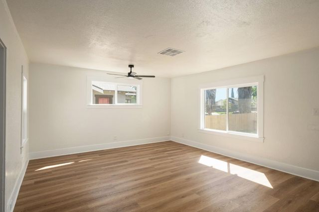 4237 E Washington Avenue, Fresno, CA 93702