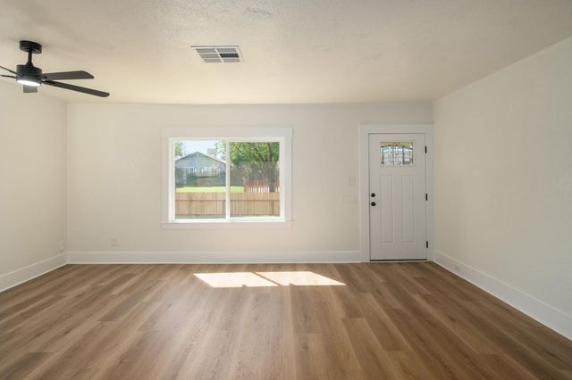 4237 E Washington Avenue, Fresno, CA 93702