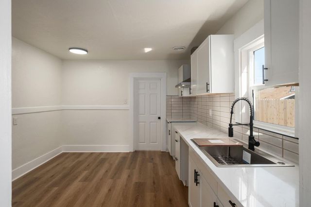 4237 E Washington Avenue, Fresno, CA 93702