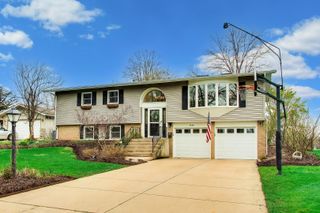 6736 Meadowcrest Drive, Downers Grove, IL 60516