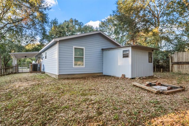 15 Hill Lane, Coldspring, TX 77331